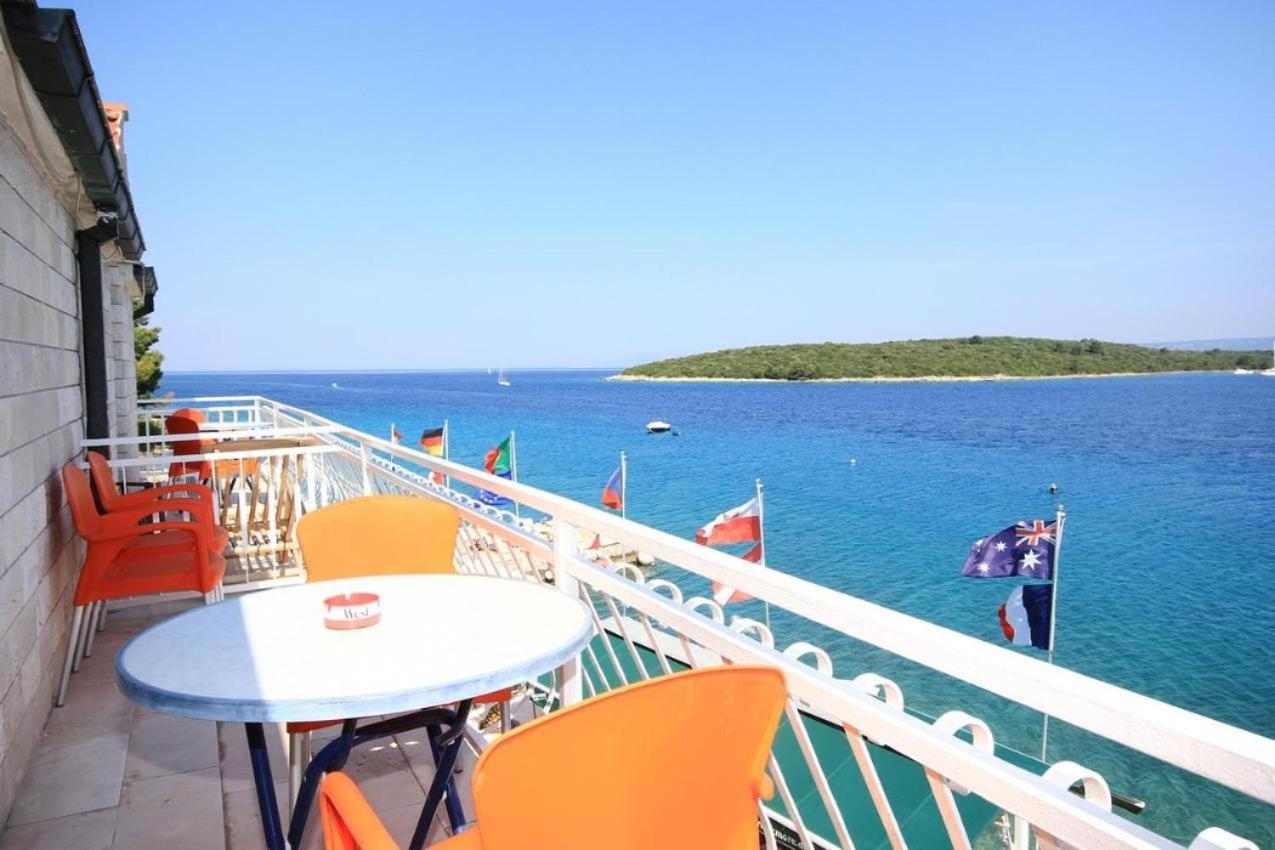Guesthouse Gradina โลวิสเต ภายนอก รูปภาพ