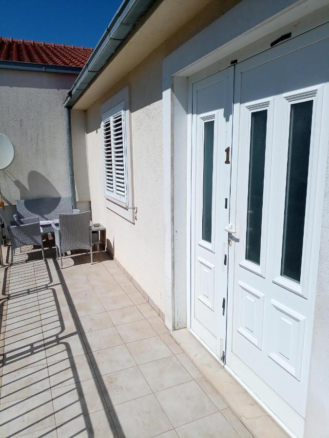 Guesthouse Gradina โลวิสเต ภายนอก รูปภาพ